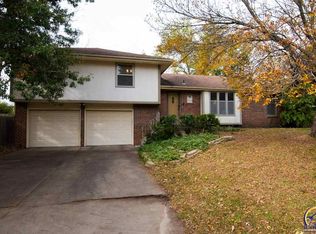 2805 SW Ashworth Pl, Topeka, KS 66614