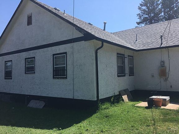 2nd image of 1420 Pine Ave