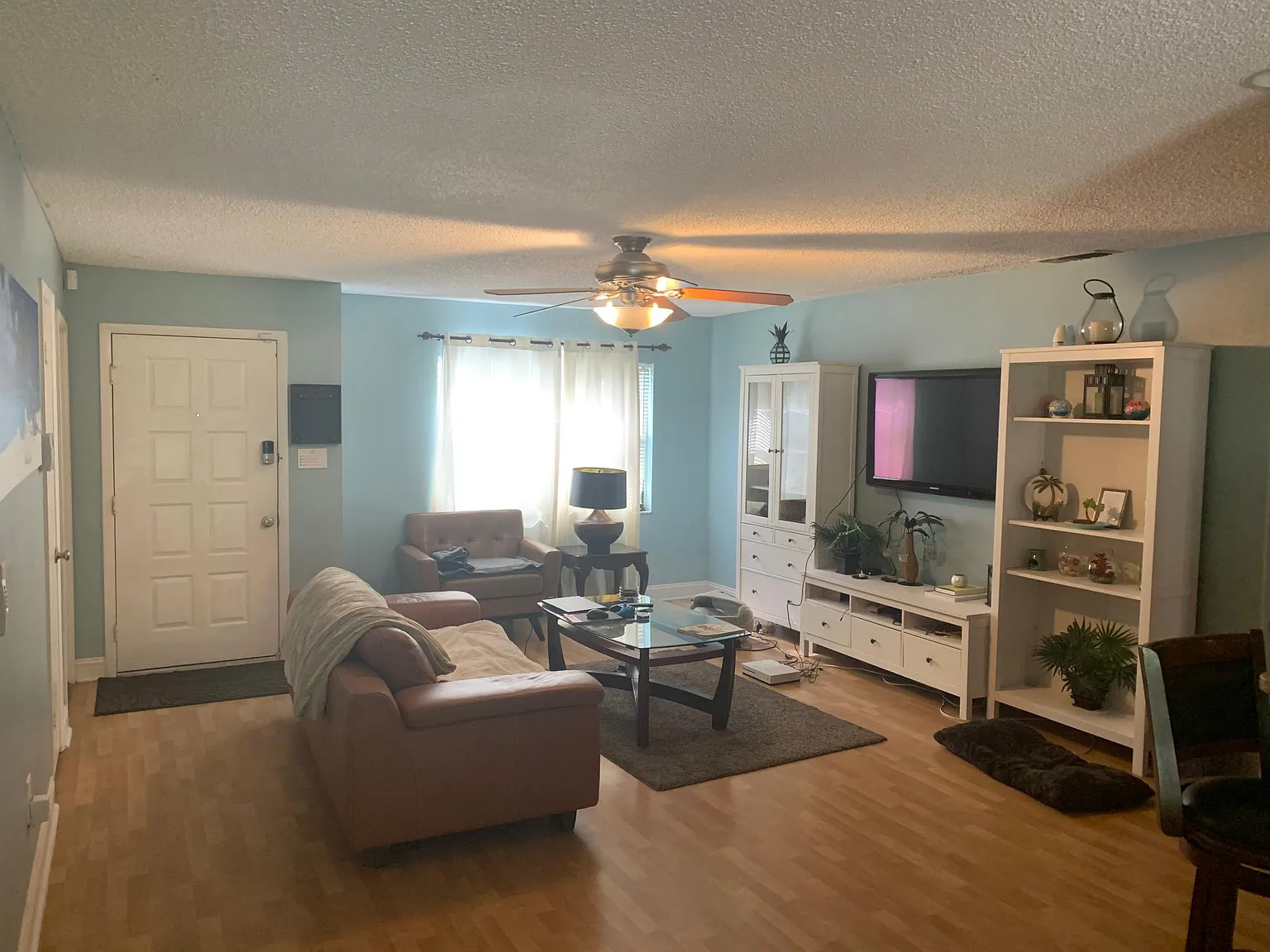 6709 S Englewood Ave — Photo 3