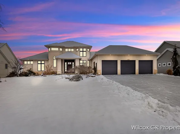 1726 N Bay Dr, Hudsonville, MI 49426