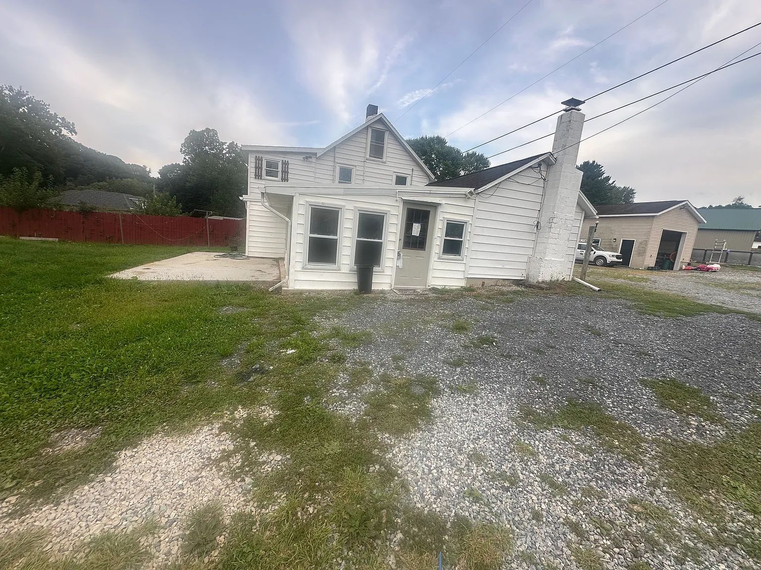 3 bed, 1.5 bath, 1400 sqft, $1,400 — Photo 2