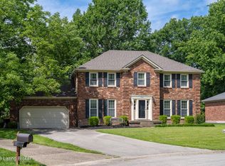 704 Karly Ct, Douglass Hills, KY 40243