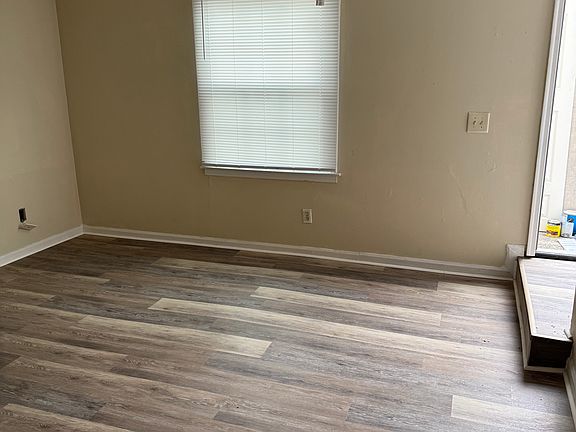 4th image of 1008 Westover Dr #B