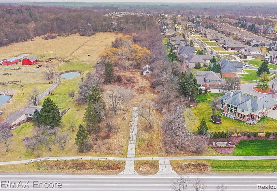 7390 Clintonville Rd, Clarkston, MI 48348 MLS 20230001990 Zillow