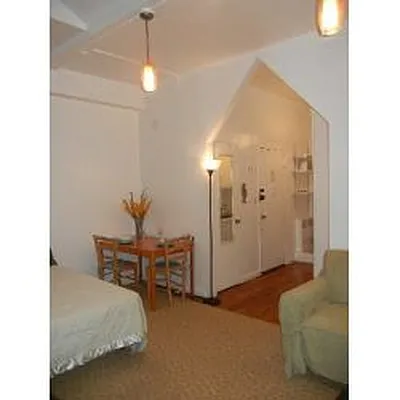 Rented by Luxor Homes & Investment Realty | media 8