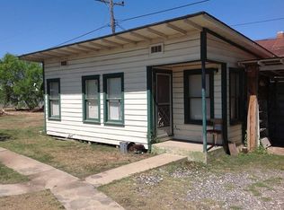 1206 Brown Ave, Jourdanton, TX 78026