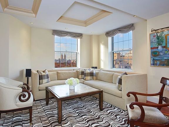 4th image of 28 E 70th St APT 14