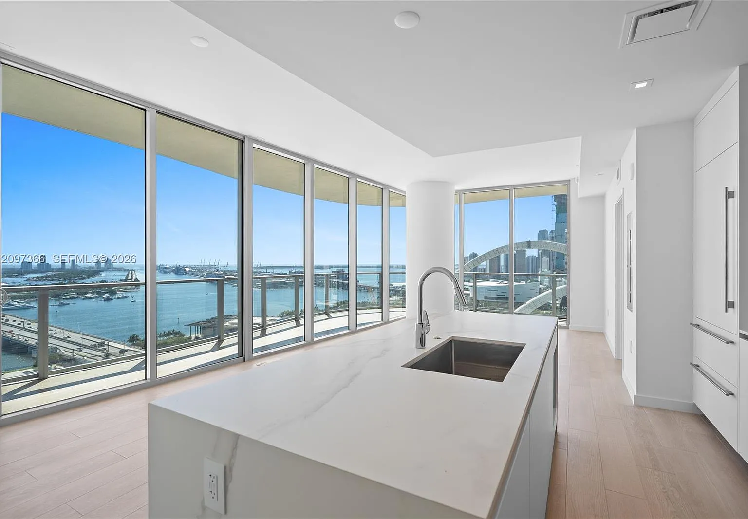 Casa Bella Residences — Photo 1