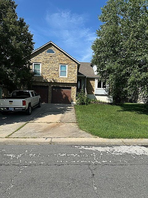 1st image of 400 SW Seagull St