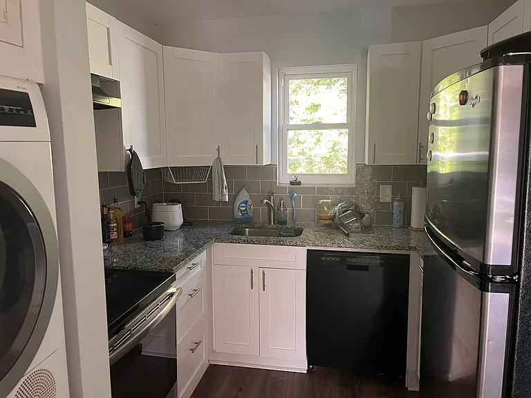 5646 Kingsport Dr — Photo 2