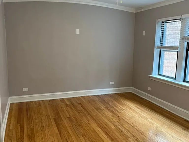 6752 S Michigan Ave — Photo 4