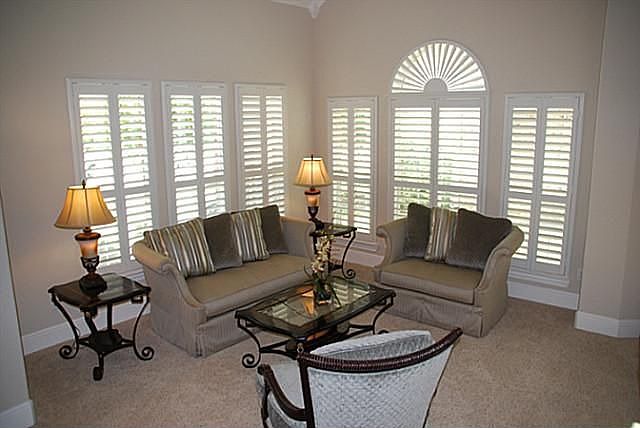 Formal living room 