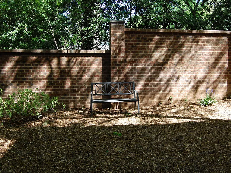 1935 E Woodlawn Rd — Photo 3
