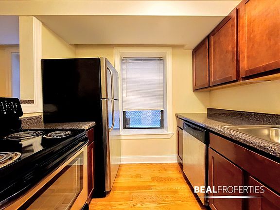 5th image of 1347 N Dearborn St #1347101