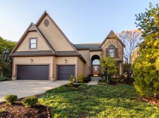 8010 W 129th Ter, Overland Park, KS 66213