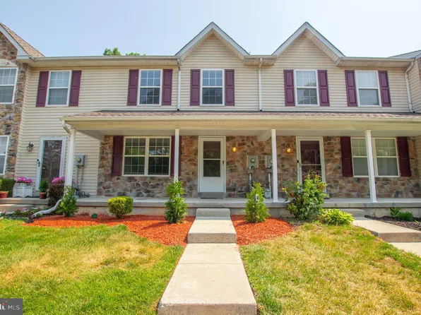 10 Normans Ford Dr, Sicklerville, NJ 08081