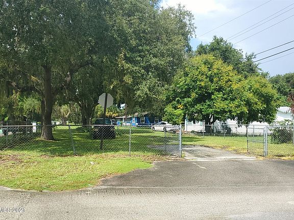 5th image of 2641 Pineapple Ave