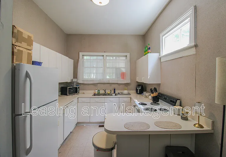 208 Calhoun St #A — Photo 3
