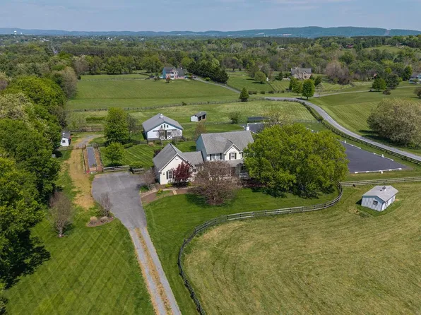 11758 Purcell Rd, Lovettsville, VA 20180