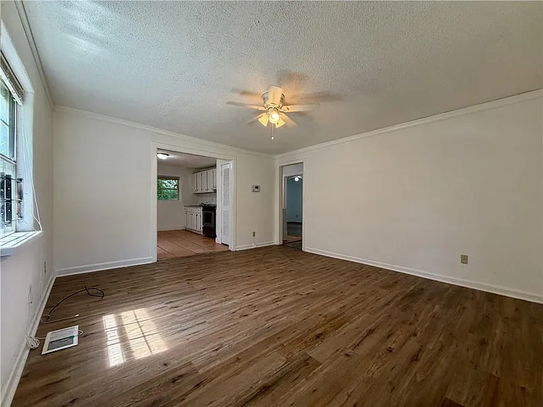 1070 Ollie Cir NW — Photo 7