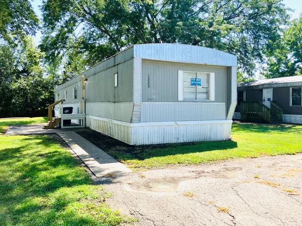 1223 SE 42nd St #1029, Topeka, KS 66609