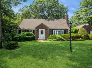 2 Short St, Roslyn Heights, NY 11577