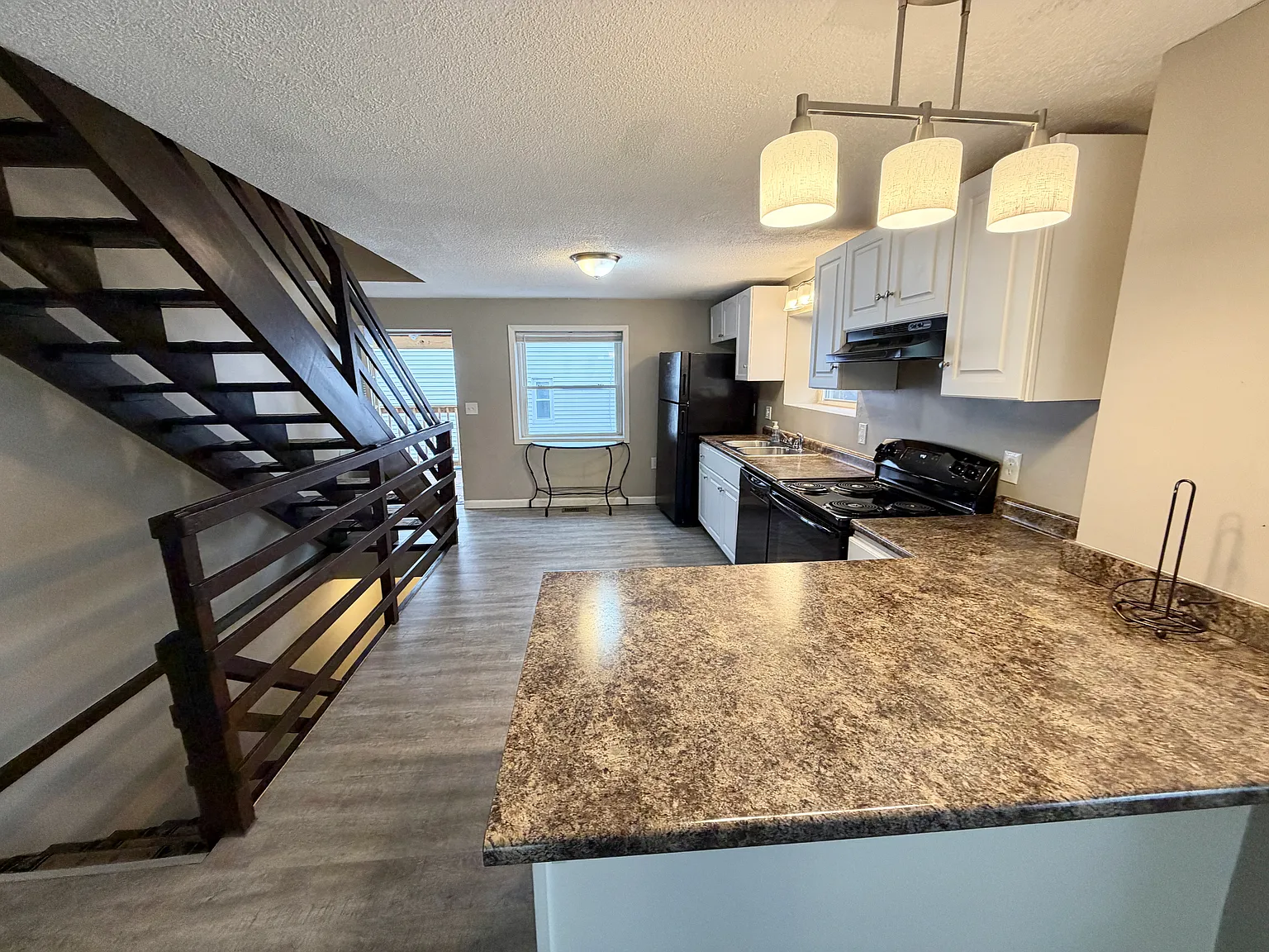 3 bed, 1500 sqft, $2,495 — Photo 4