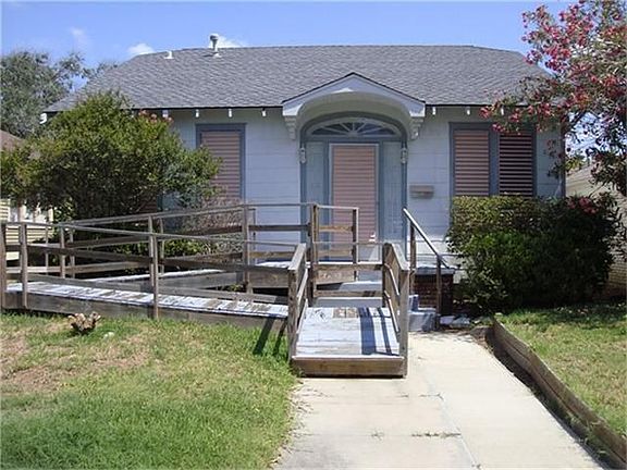 5th image of 4718 Woodrow Ave