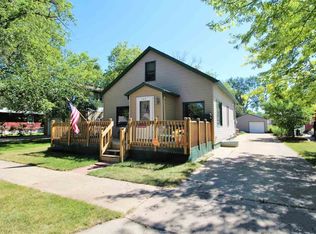 208 21st St NW, Minot, ND 58703