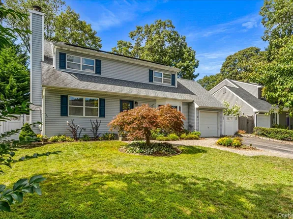 3 Massey Court, Huntington, NY 11743