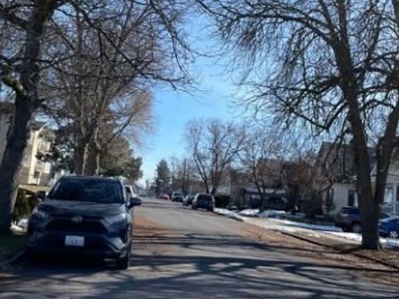 Exterior Neighborhood (street photo)