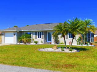 184 Forrest Ave NW, Pt Charlotte, FL 33952