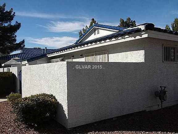 3rd image of 2024 Willowbury Dr Unit D