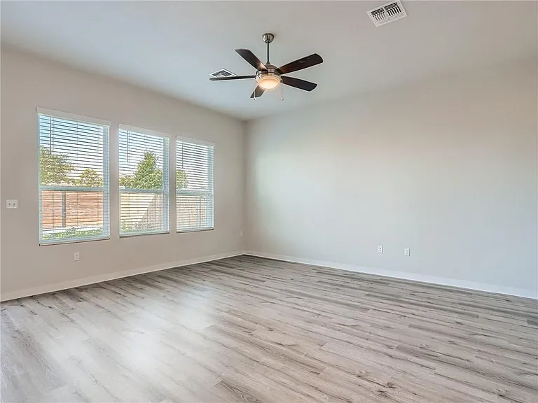 1309 Showbox St #6 — Photo 3