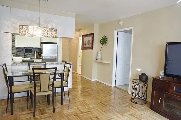 Sold by Maxwell Jacobs | media 15