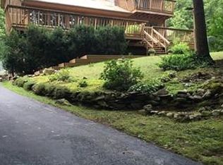 54 Seminole Ave, Hubbardston, MA 01452