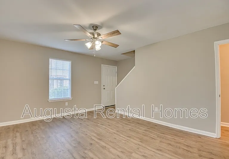 148 Chalet North Ct #148 — Photo 2