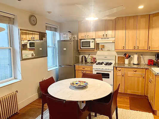 Rented by Oxford Property Group | media 37