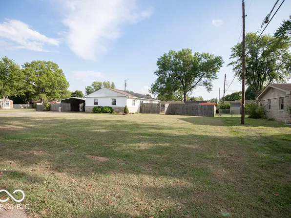 3357 Nottingham Dr, Columbus, IN 47203