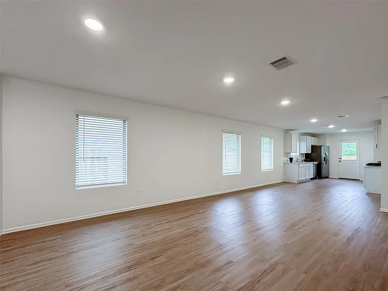 1515 Las Cuevas Dr — Photo 6
