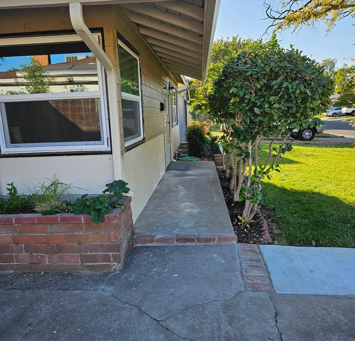 2 bed, 1050 sqft, $2,275 — Photo 2
