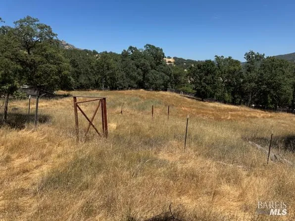 11205 Wild Oaks Lane, Ukiah, CA 95482