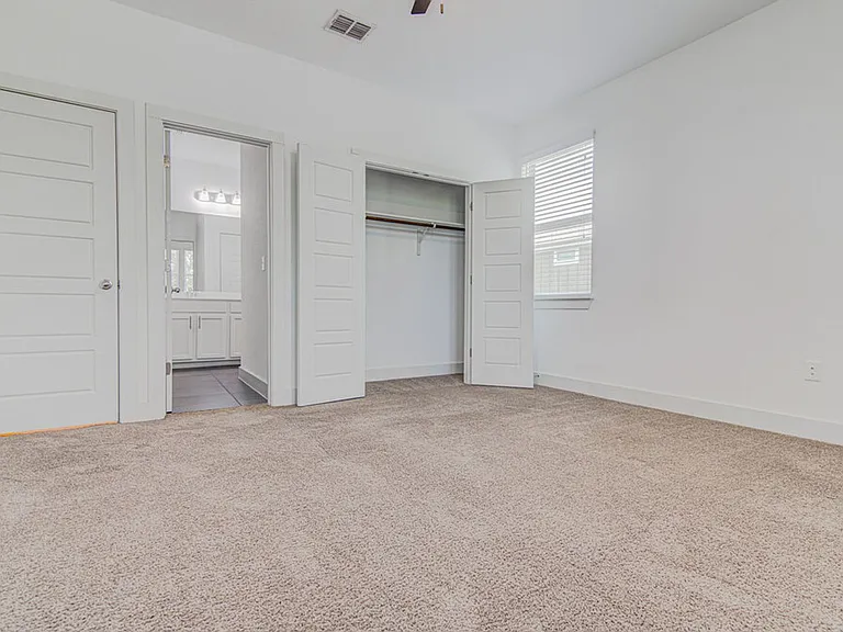2117 Maxwell Ln — Photo 25