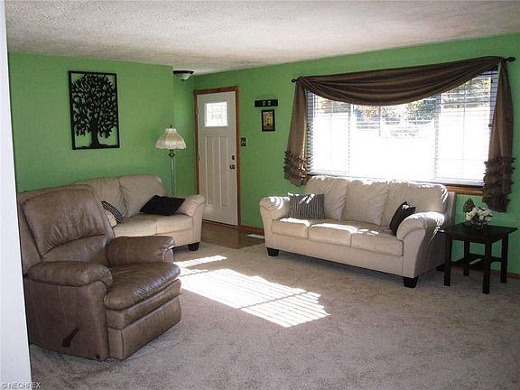 4th image of 353 Orchard Grove Ave