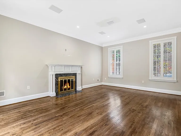 303 S Union St — Photo 12