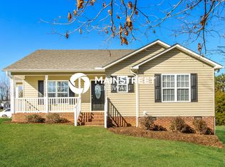 4 Lanford Dr, Thomasville, NC 27360