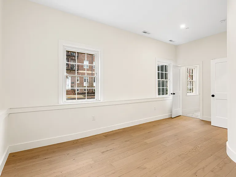 300 Kings Hwy E #B — Photo 6