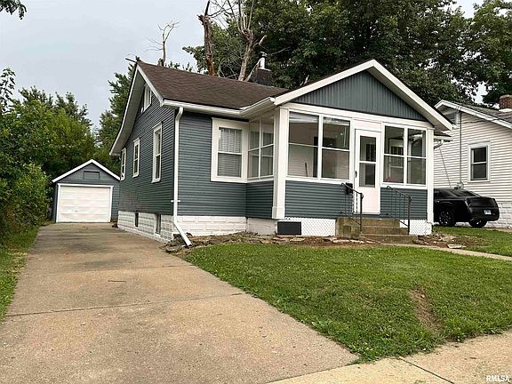 3rd image of 1120 W Hanssler Pl