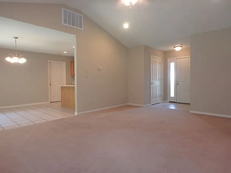 2303 Silver Leaf Ct — Photo 3