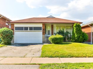 100 Summitcrest Dr, Toronto, ON M9P1H8